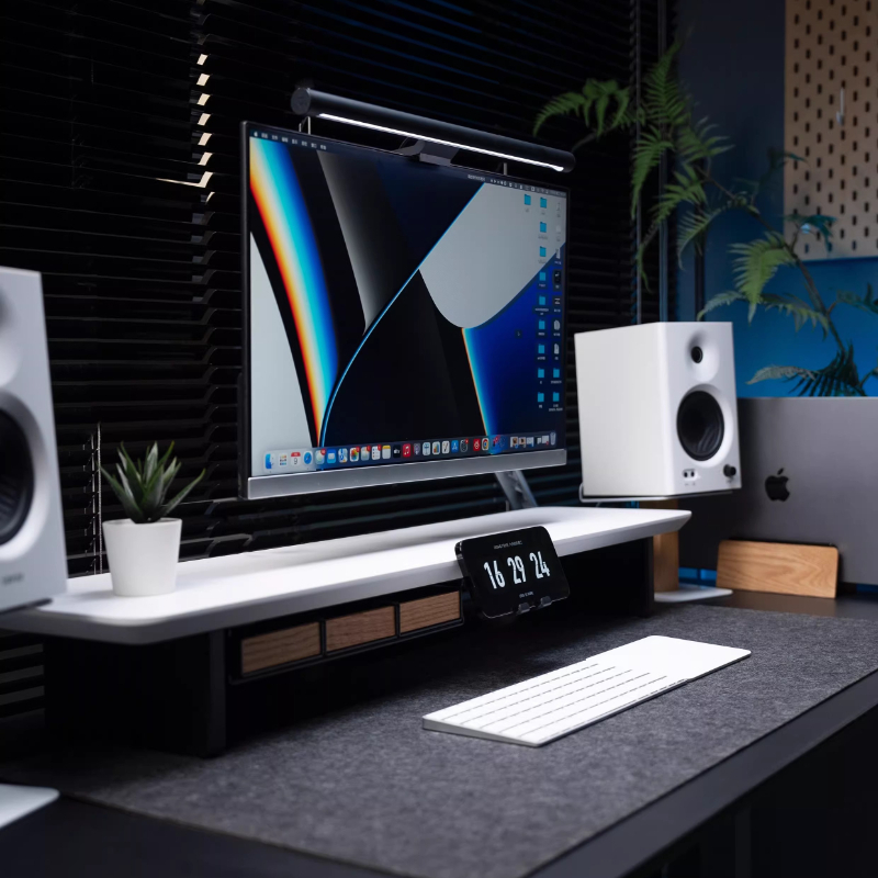 Desk Setup Oak - Walnut / Oak Wood Speaker Stand