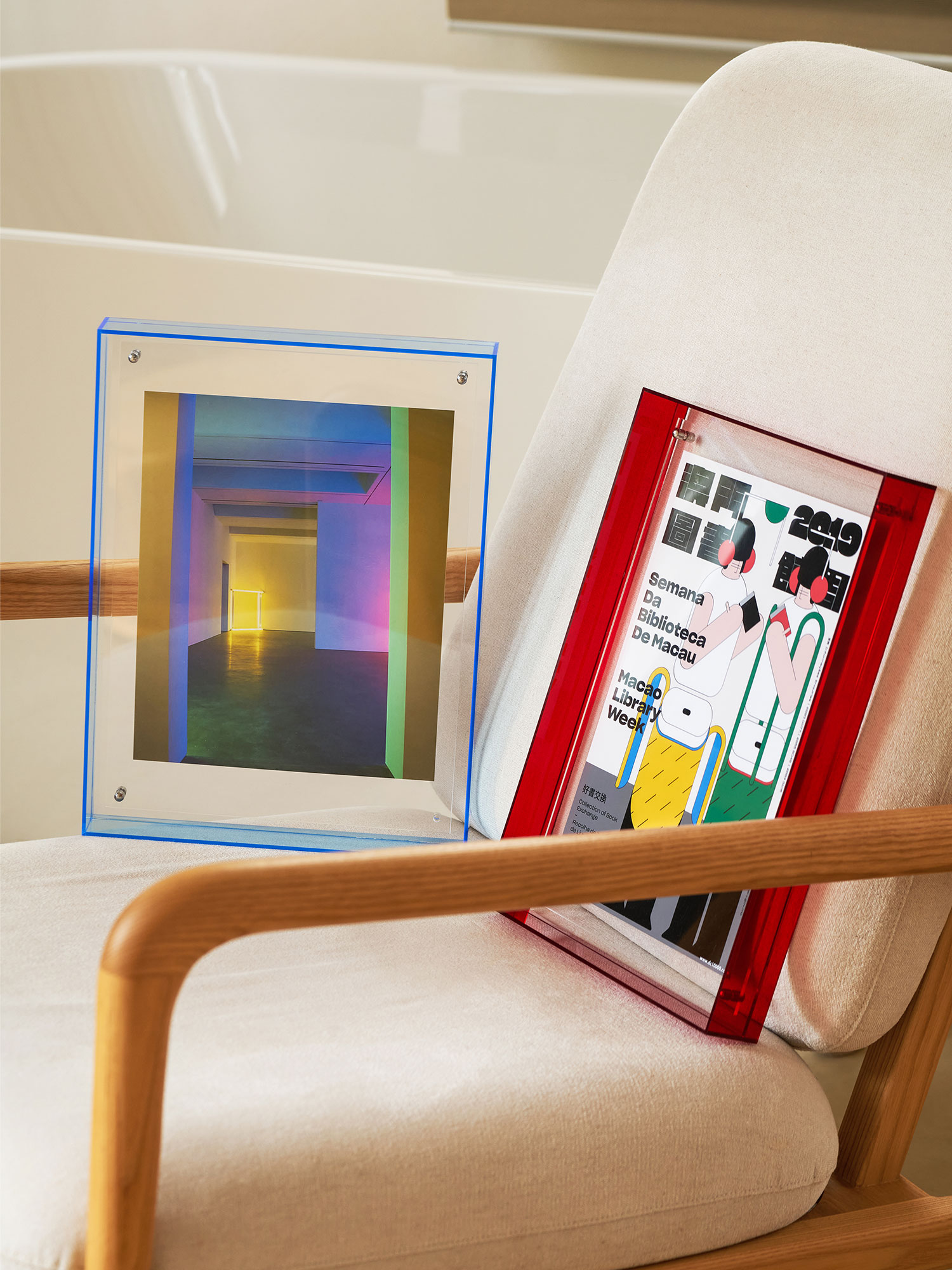 Large Size Acrylic Colourful H - Desk Setup Photo recensie en prijs